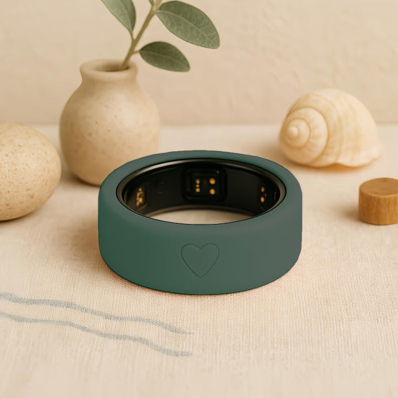 Green heart-shaped silicone oura ring cover